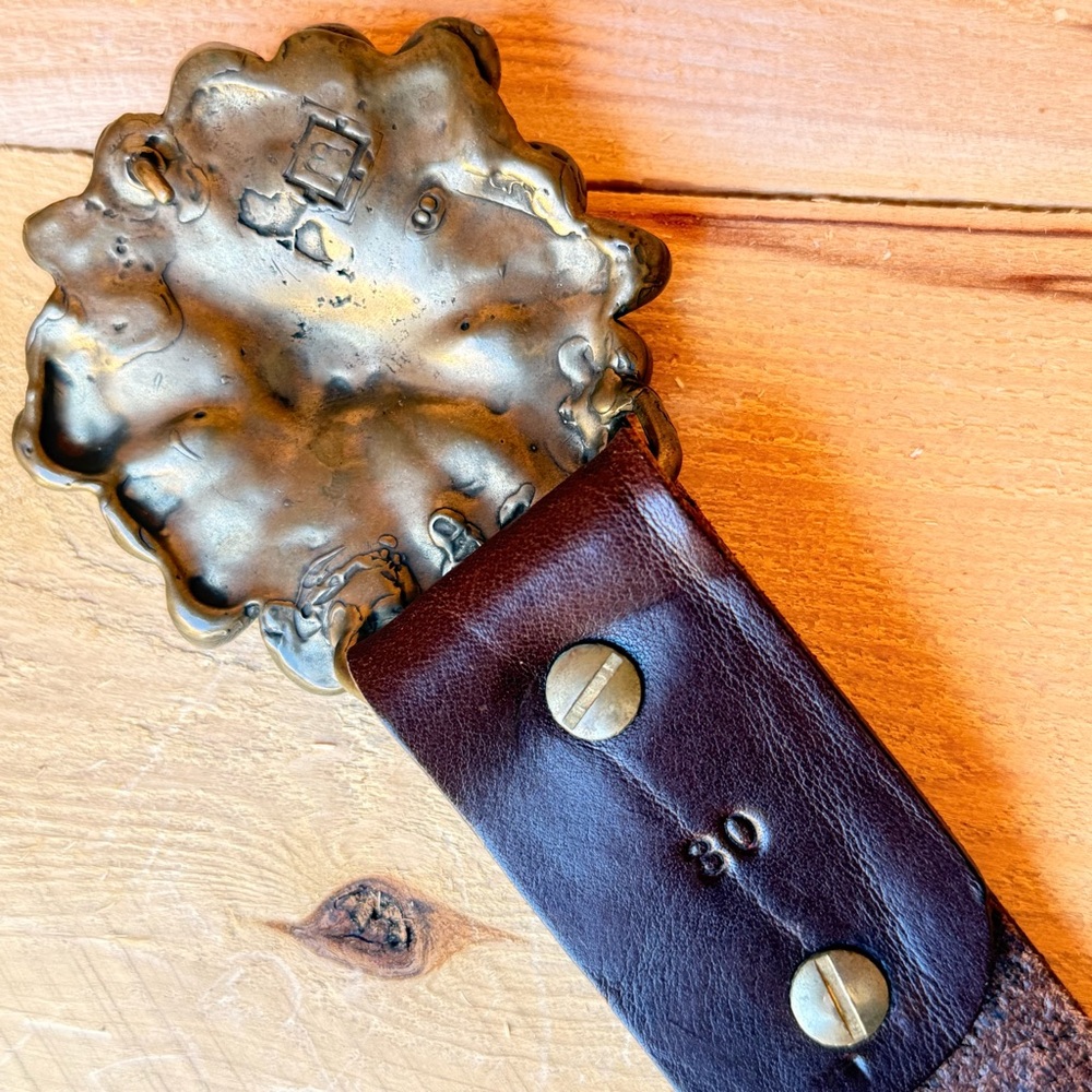 Y2K Boho Leather Belt w/ Chunky Brass Flower Buckle – Fits 30 - Picture 8 of 13
